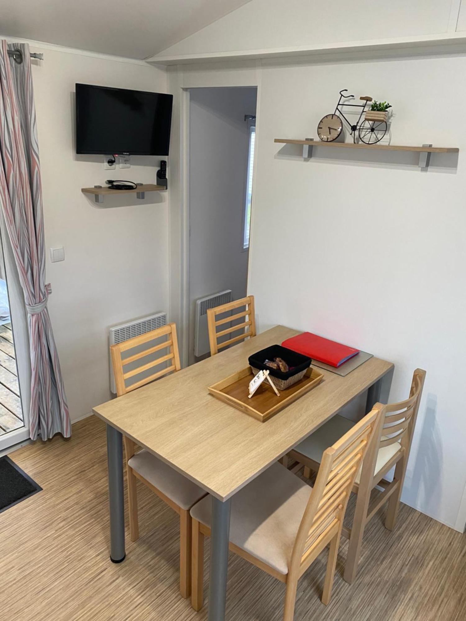 Mobil Home Tout Confort Ideal Pour 4 Personnes Dans Le Domaine De Dugny Camping 4 Etoiles, Proche De Blois, Du Zoo De Beauval Et Des Chateaux De La Loire Onzain Exterior foto